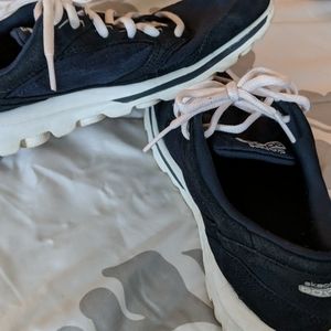 Sketchers sneakers